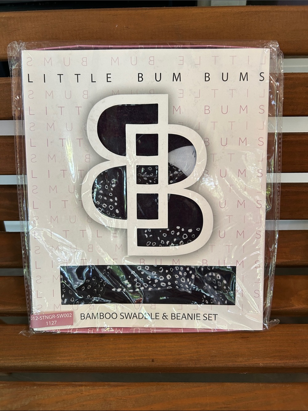 NIB Little Bum Bums Bamboo Swaddle & Beanie Set - Eagle Rays/Stingrays Pattern
